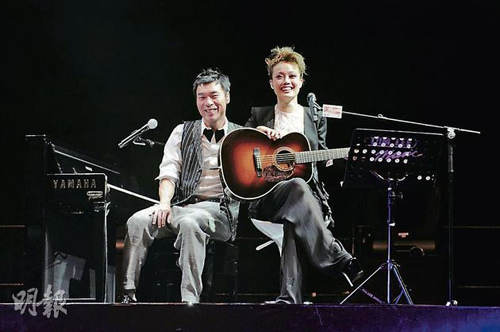 許志安演出互動引發熱議，經紀人澄清婚訊傳聞